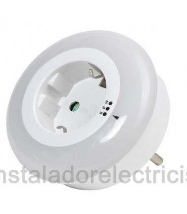 Enchufe con luz de noche sensor dia/noche